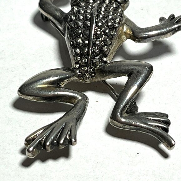 Silver Tone Frog Brooch Pin With Textured Back - Picture 3 of 4